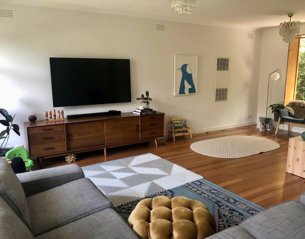 Large and bright house in quiet central location