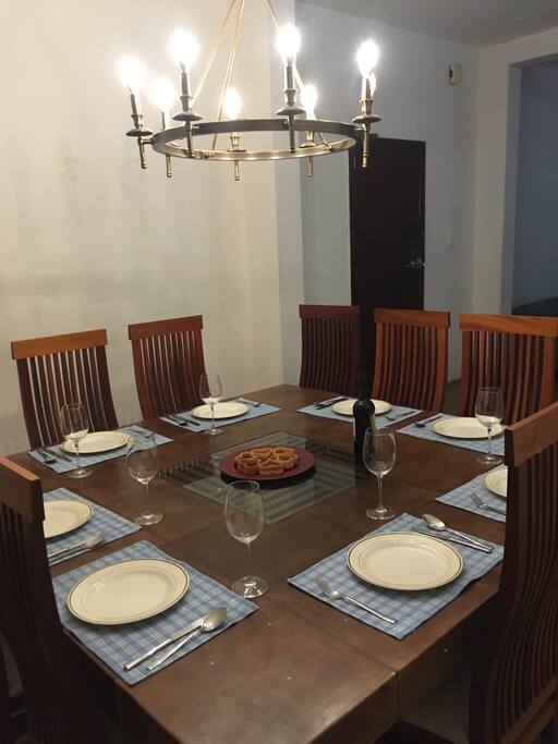 Amplio comedor hasta para 12 personas