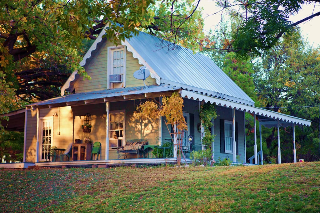 Morning Glory HouseConchoChristoval River Retreat Cottages for Rent
