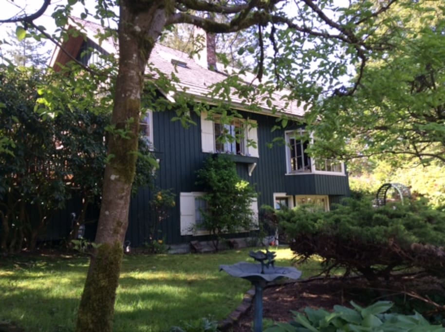 Street view front of house