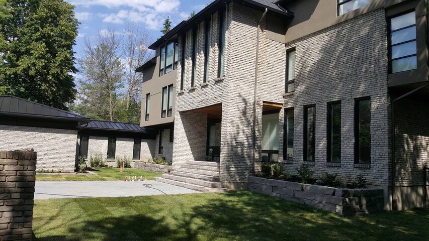 THE LODGE – Ottawa’s 12,000sqft Waterfront Mansion gallery image 3