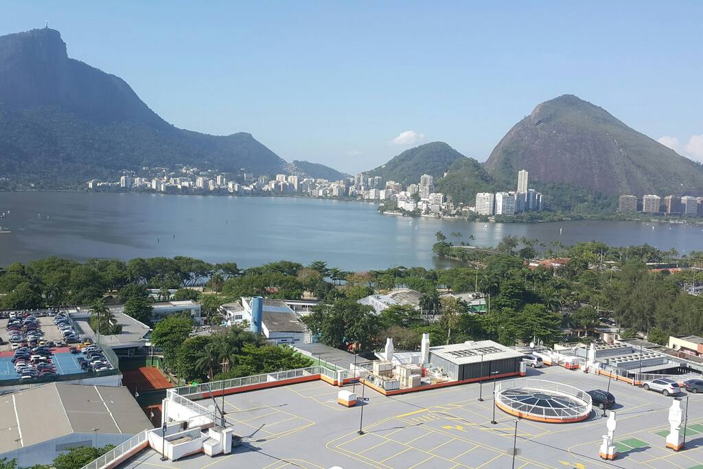 Vista maravilhosa da Lagoa Rodrigo de Freitas e do Cristo Redentor