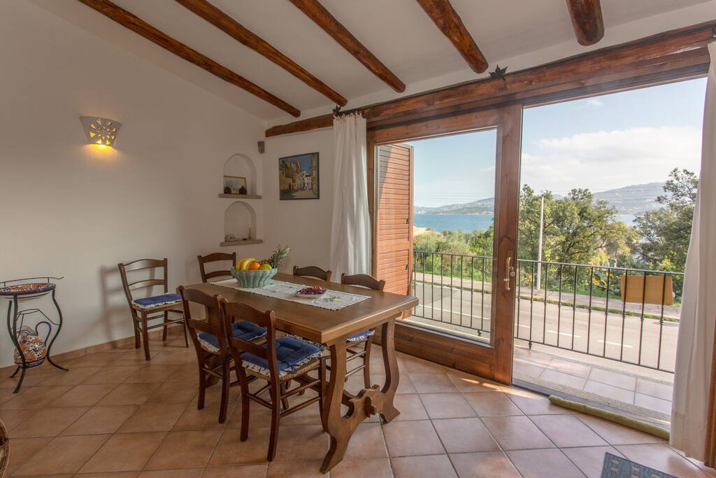 soggiorno con vista sul golfo