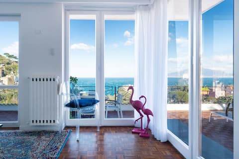 Sea view apartment in Sorrento center
