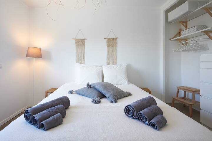 Ribeira D’Ilhas Surfhouse gallery image 5