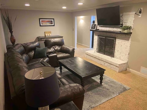 Private Centerville Basement Suite/Near Airport