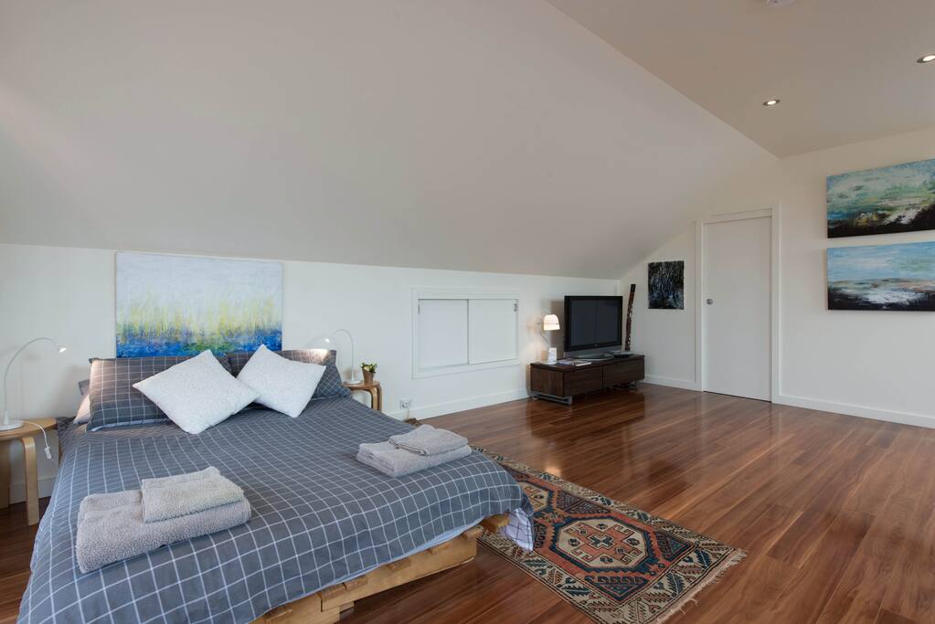 Huge open space with room to spread out and relax.