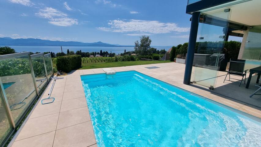 Duplex, piscine privée,chauffée de mars à novembre