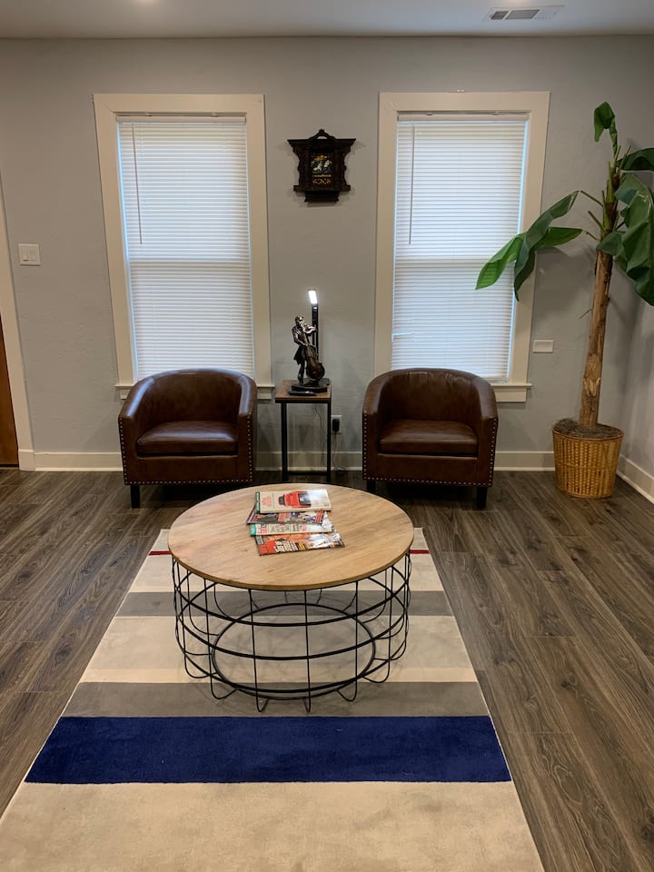 High Style ,Plush Midtown Duplex In Overton Square - Memphis, TN
