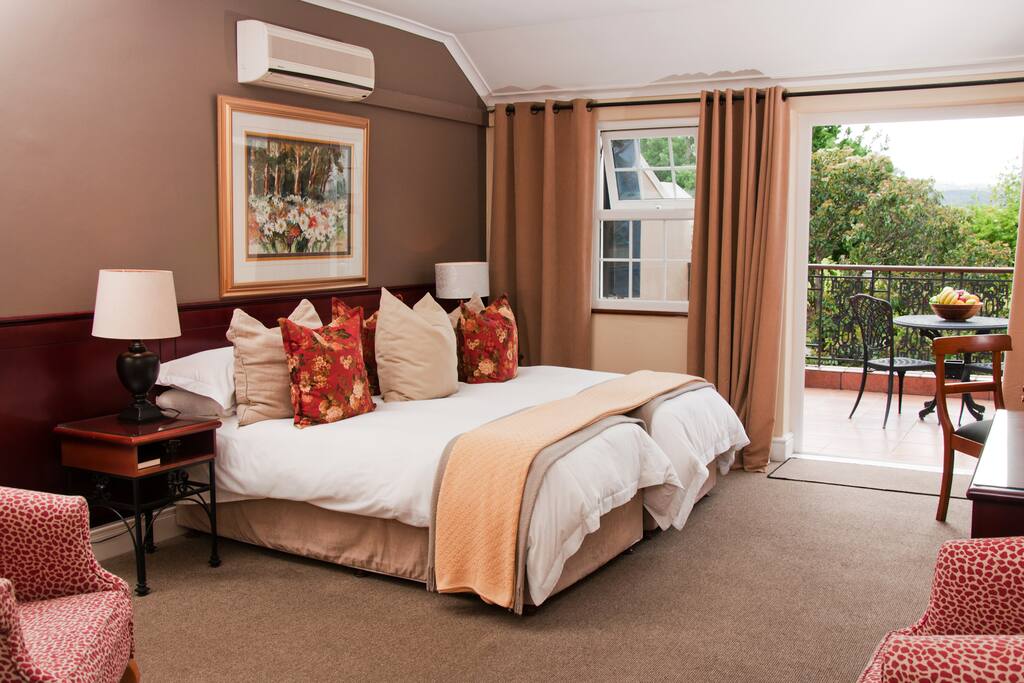 Superior Balcony Room
