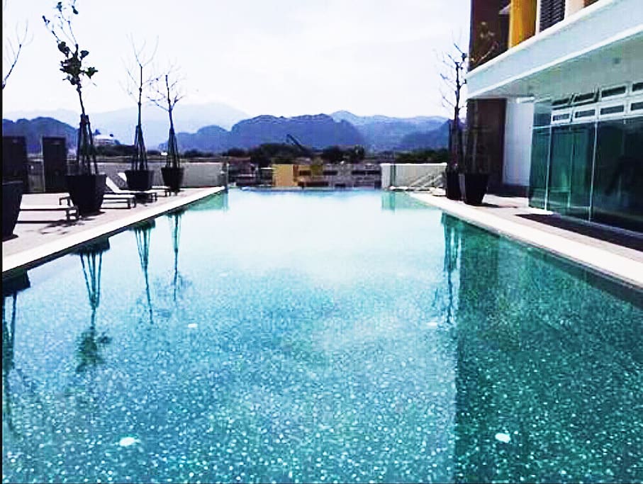 Infinity pool