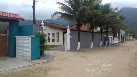 CASA 2 DORM. 2 GAR  150 Mts BEACH  MARANDUBA  Wifi