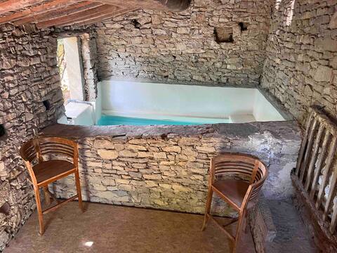 Characterful farmhouse in Pic Saint-Loup