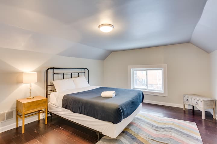 เตียงควีนไซส์ 