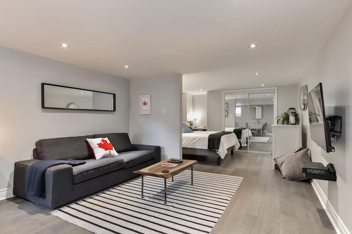 Spacious And Calm Lower Level Unit - Toronto