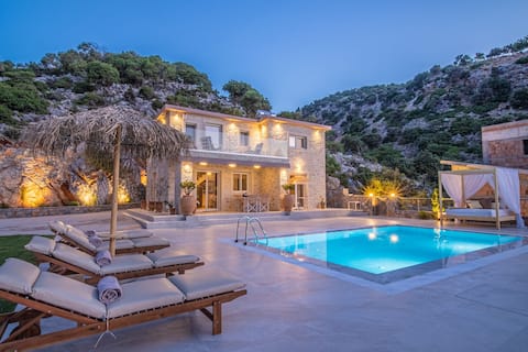Villa Petros, Luxury Villa with private swimming pool.