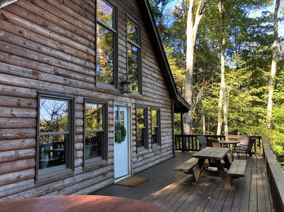 Star Teaser, WellEquipped Space Family & Friends Cabins for Rent in Slade, Kentucky, United