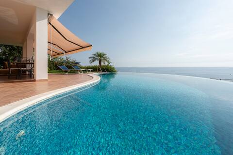 Villa Rosa - Elegant villa with panoramic pool