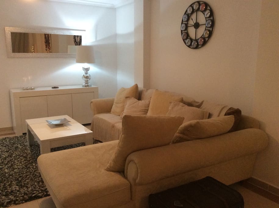 There is ample space on the cosy comfy settee with day bed space. Perfect for watching films with friends and family after a day at the beach, or exploring the trendy boutique designer shops in Marbella or Puerto Banus.
