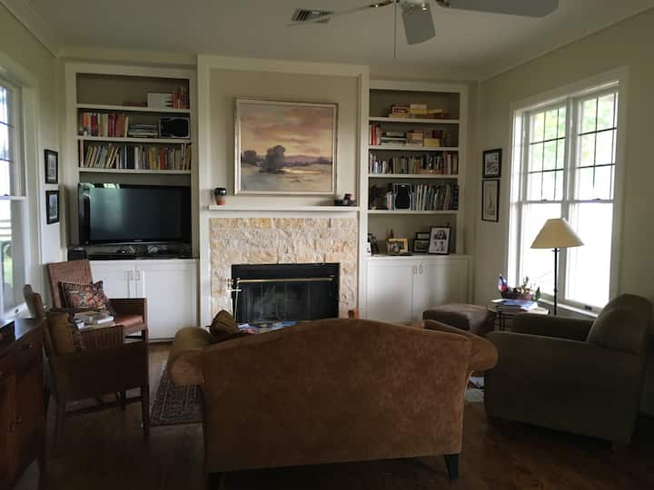 BlackWalnut Hill Ranchin the Heart of Texas Farm stays for Rent in