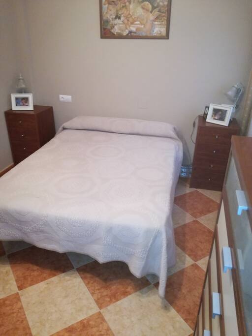 Dormitorio matrimonio con ropero empotrado