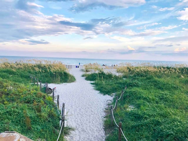 #BEACHES ARE OPEN-VILLA W/ POOL, BEACHFRONT RESORT