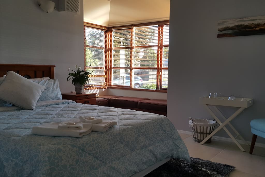 Cosy and spacious guest room