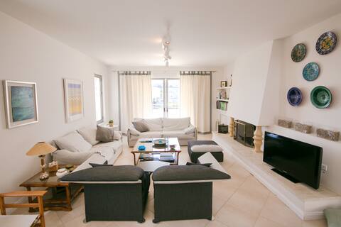 Top performing Airbnb: My Happy Place !! in Δήμος Σαρωνικού