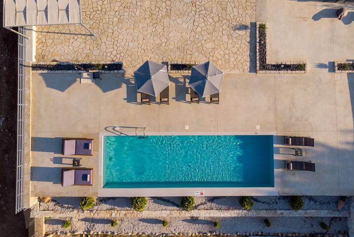 Villa with private pool and sport facilities ! gallery image 4