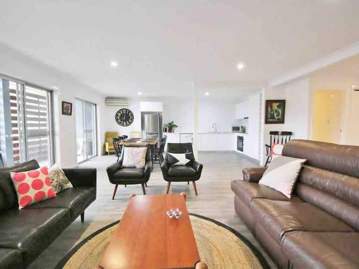 Central CBD Large Apartment