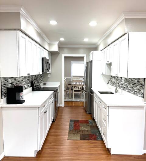 Charming | 4 BRs | 5 beds | 2.5 baths | 20min DC