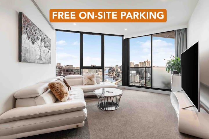 Stylish Apartment with Ocean and City Views