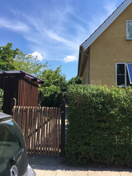 Indgang/ entrance to the house