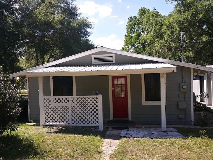 Keystone Lake Front Cottage Cottages for Rent in Keystone Heights, Florida, United States