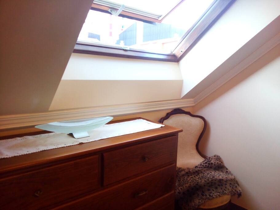 Habitación con cama de matrimonio