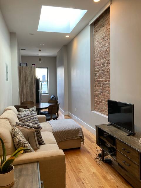 Private room in Bushwick(POC, 420, LGBTQ Safe)