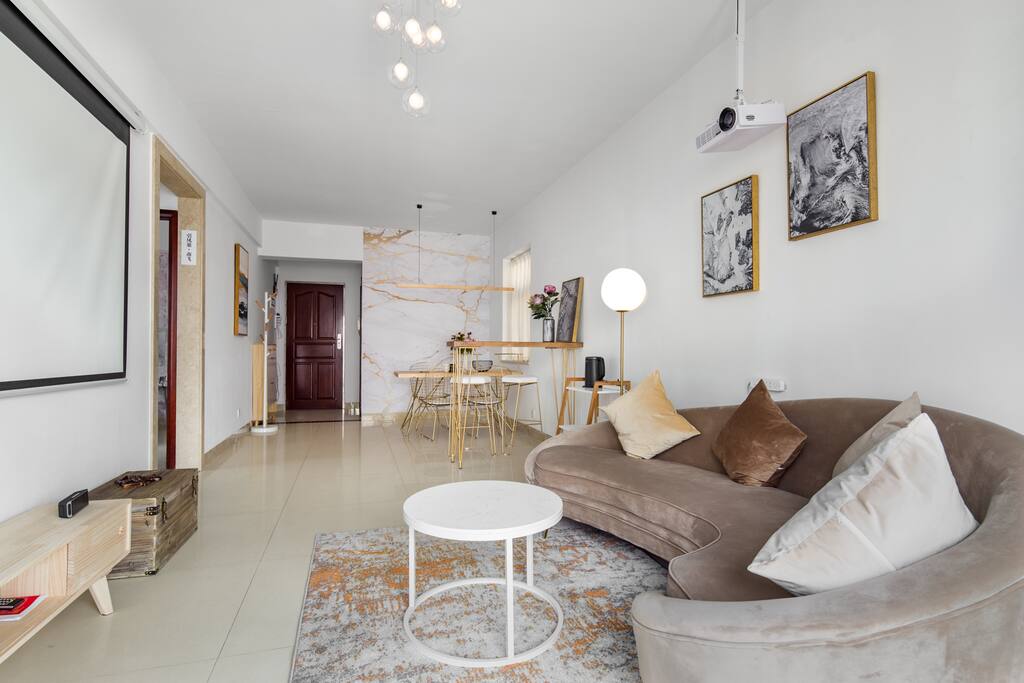 客厅全景 Full view of Living Room