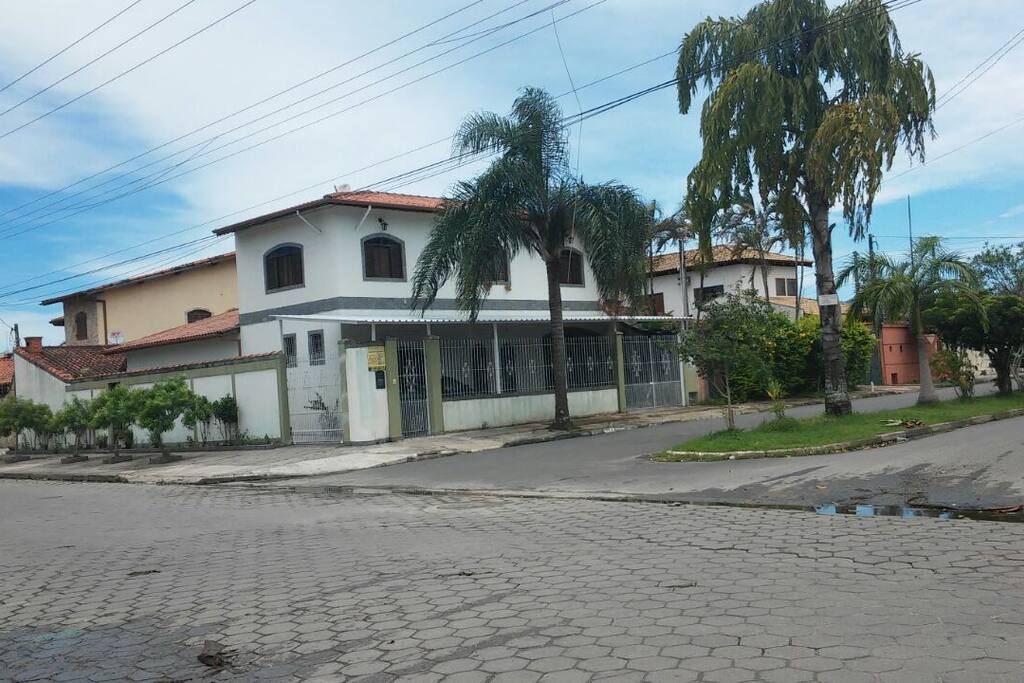 Vista lateral da casa