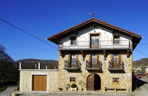 Anuncio de Airbnb popular: Benta Cottage in Ultzama en Navarra Nafarroa