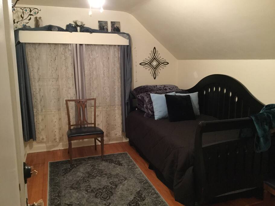 Guest Bedroom. Option - Single twin bed. Lots of natural light in this room.