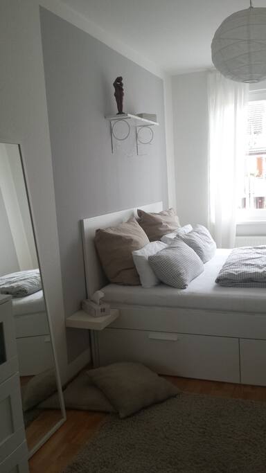 Schlafzimmer, Bett 180x200cm