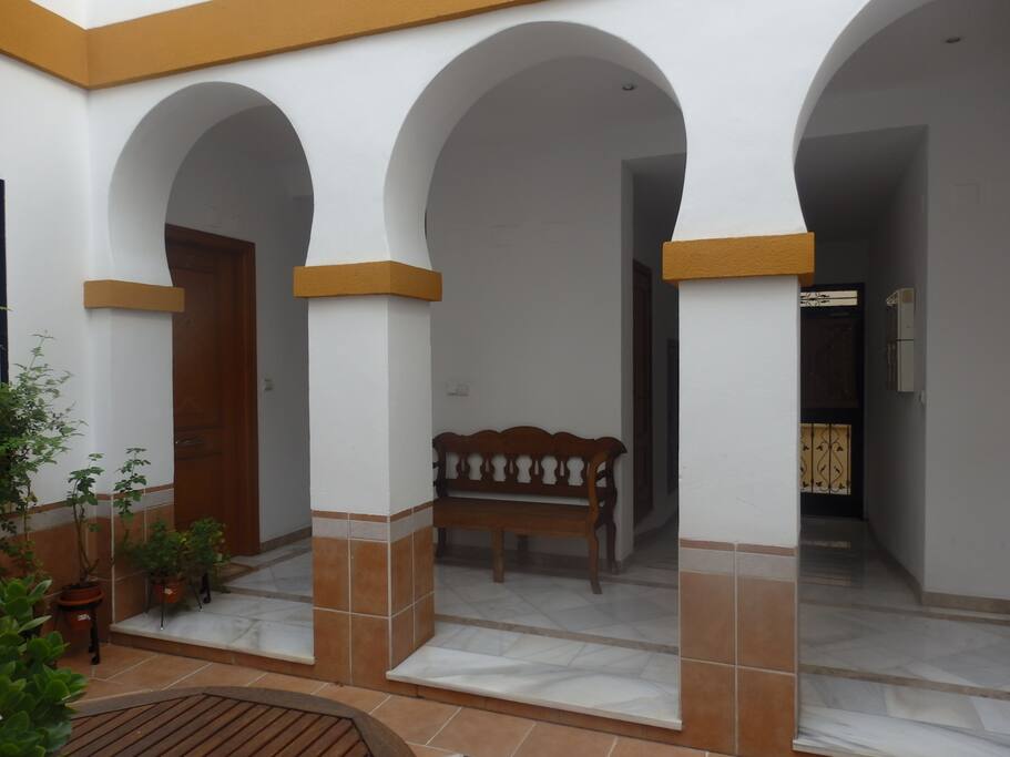 Patio acceso 2