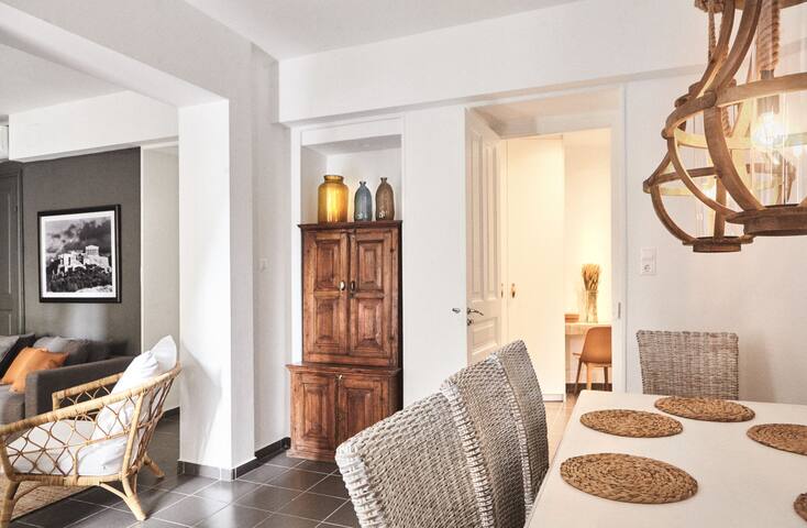 Art Pantheon House in Plaka • Acropolis area gallery image 4