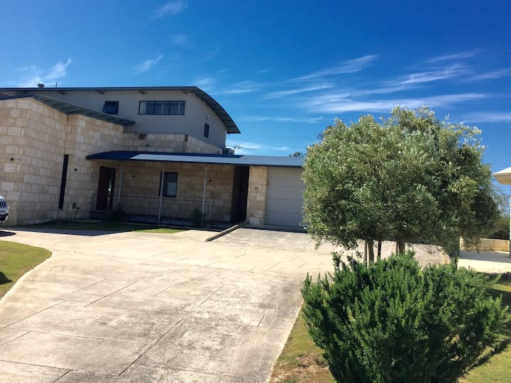 Peppermint Grove Beach Holiday Rentals & Homes Western Australia