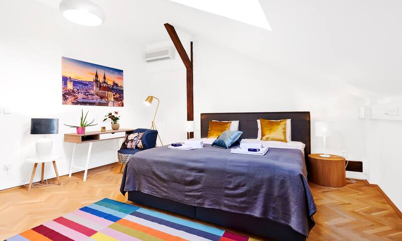 Modern 4-bedroom Lesser Town Apartment Nr.12 gallery image 5