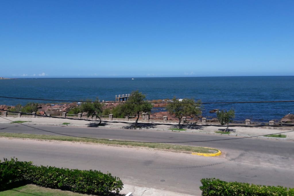 Hermosa vista al mar, y una tranquilidad absoluta.