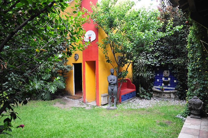 Fantastic home with garden in Mexico City downtown