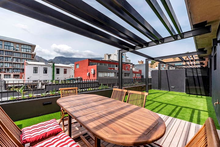 207 The Signature,De Waterkant