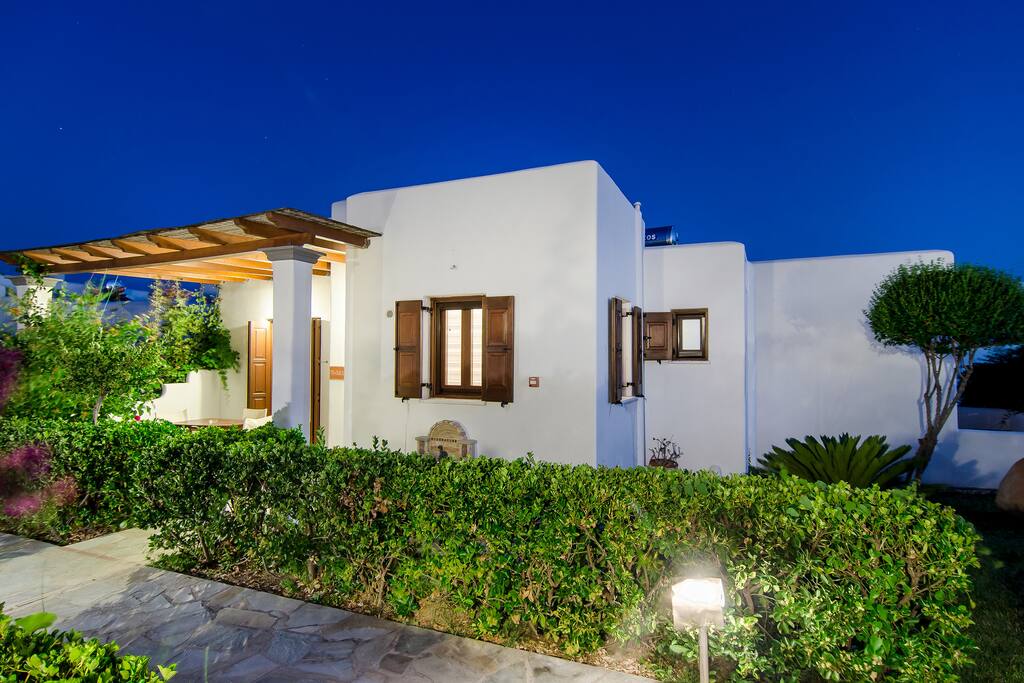 Anemonisia Deluxe Apartments
