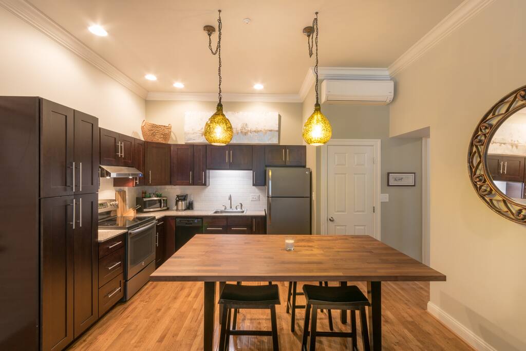 Eat in kitchen.
